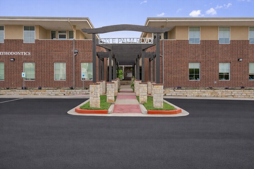 More Photos Of 503 E Palm Valley Blvd, Round Rock Medical For Sale