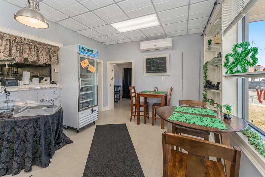 More Photos Of 615 3rd Ave, Alpha Freestanding For Sale