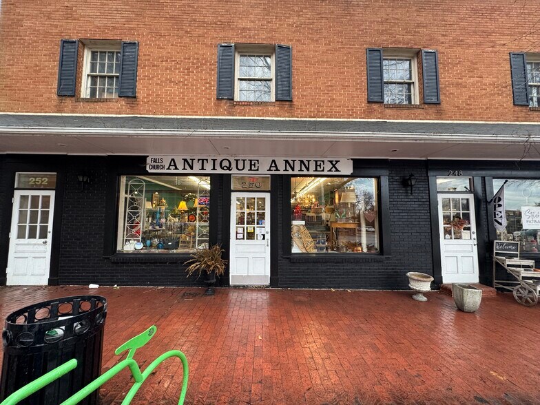 More Photos Of 248-252 W Broad St, Falls Church Storefront Retail Office For Lease