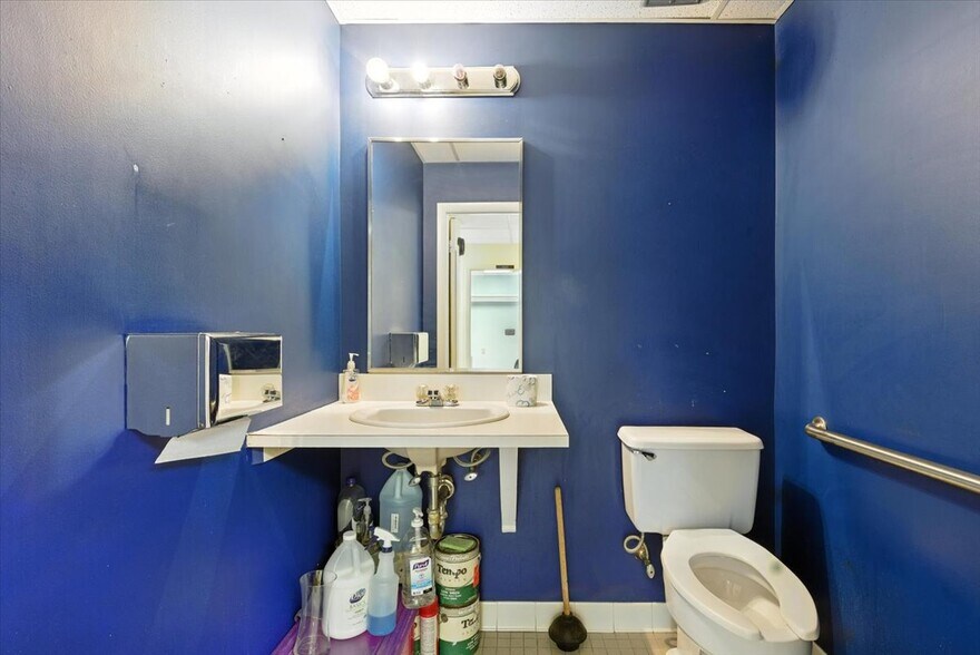More Photos Of 5405 Twin Knolls Rd, Columbia Medical For Sale