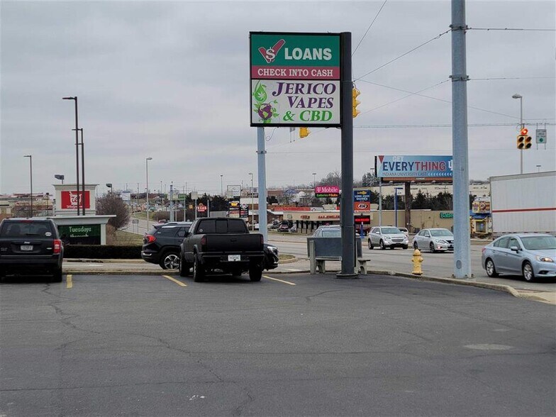 More Photos Of 3646 E Main St, Richmond Freestanding For Lease