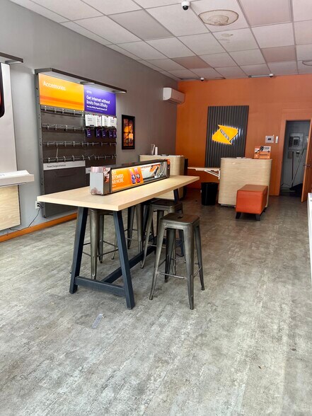 More Photos Of 637-641 Park St, Hartford Storefront Retail Residential For Lease