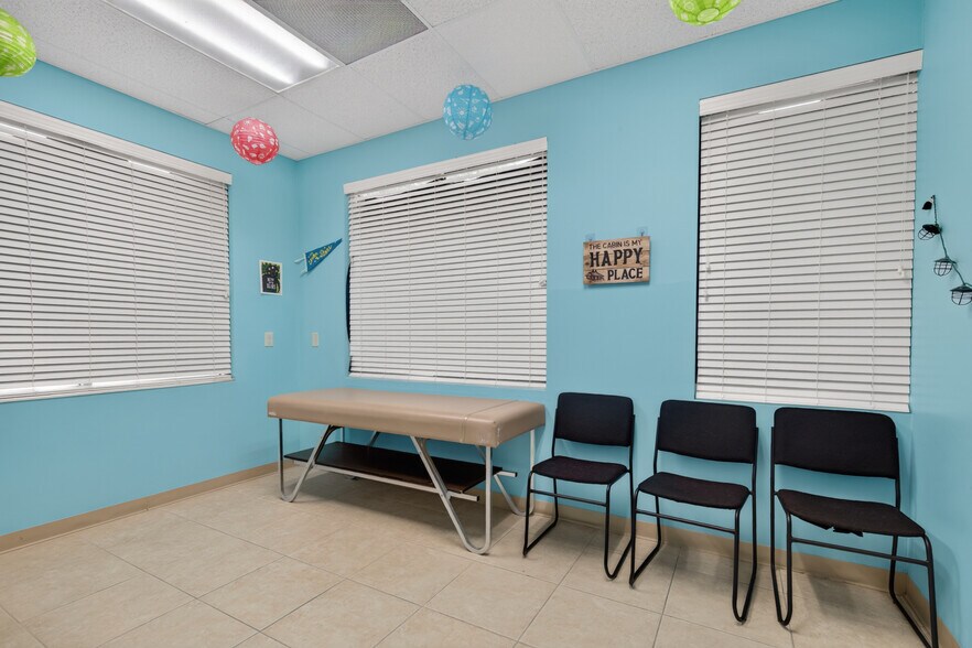More Photos Of 1801 Salk Ave, Tavares Medical For Sale