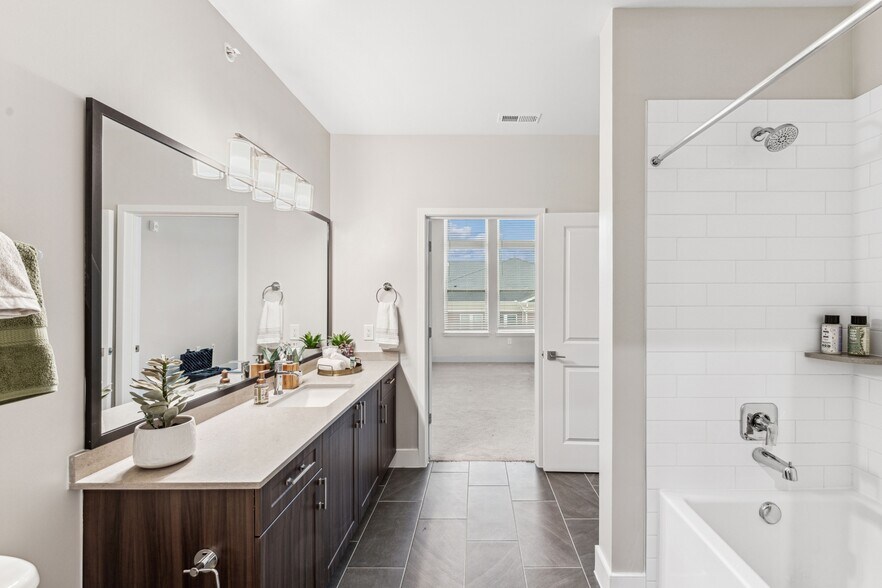 More Photos Of 4040 Gateway Dr, Fairfax Apartments For Lease