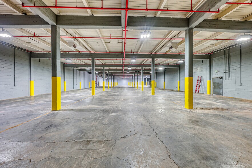 More Photos Of 190 S Fourth St, Henderson Unknown For Lease