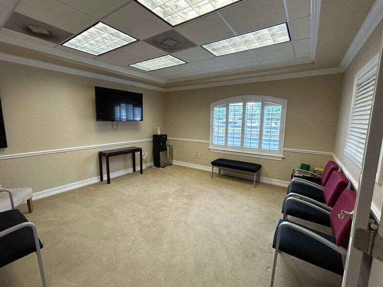 More Photos Of 555 S Hercules Ave, Clearwater Office For Lease