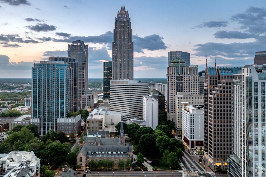 101 N Tryon St, Charlotte, NC 28246 - Coworking Space Cityfeet.com