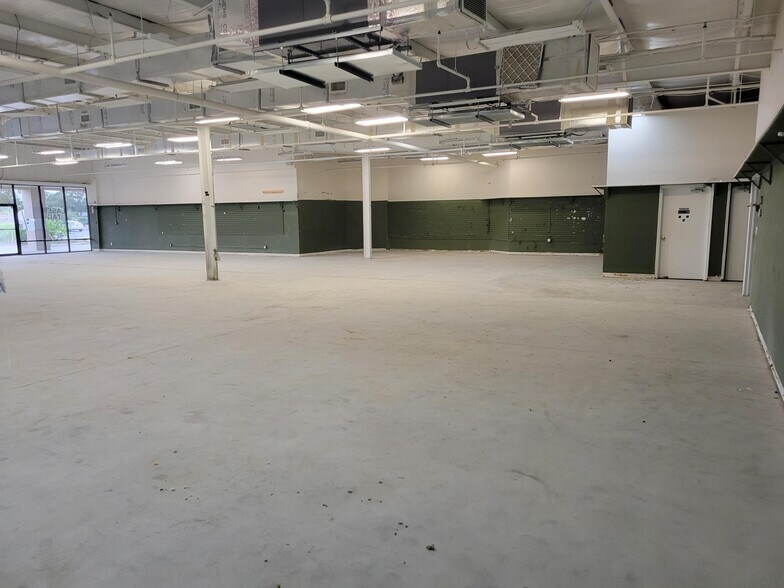 More Photos Of 1700 Tamiami Trl, Port Charlotte Unknown For Lease