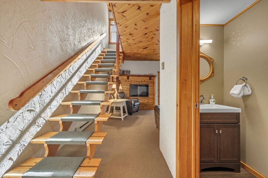 More Photos Of 50 Alpine Way, Lake Placid Specialty For Sale