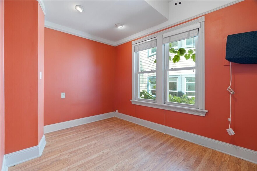 More Photos Of 2616 SE Pine St, Portland Apartments For Sale