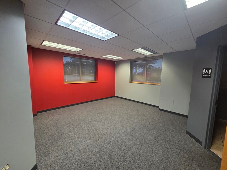 More Photos Of 1628 Central Rd, Arlington Heights Medical For Lease