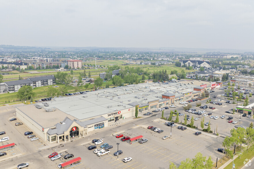 More Photos Of 505 Main St SW, Airdrie Freestanding For Lease