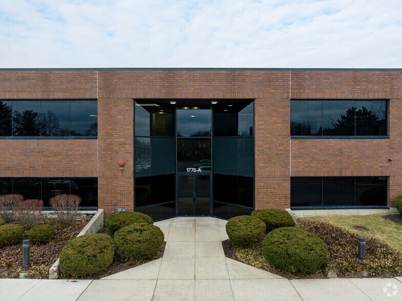 More Photos Of 1776 S Naperville Rd, Wheaton Office For Sale