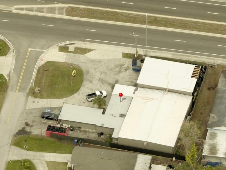 Primary Photo Of 6301 Causeway Blvd, Tampa Auto Repair For Lease
