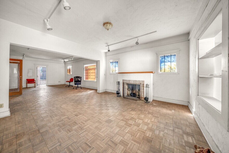 More Photos Of 1433 N 1st St, Phoenix General Retail For Sale