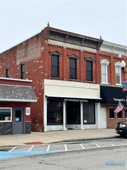 More Photos Of 123 N Michigan Ave, Edgerton Storefront Retail Office For Sale
