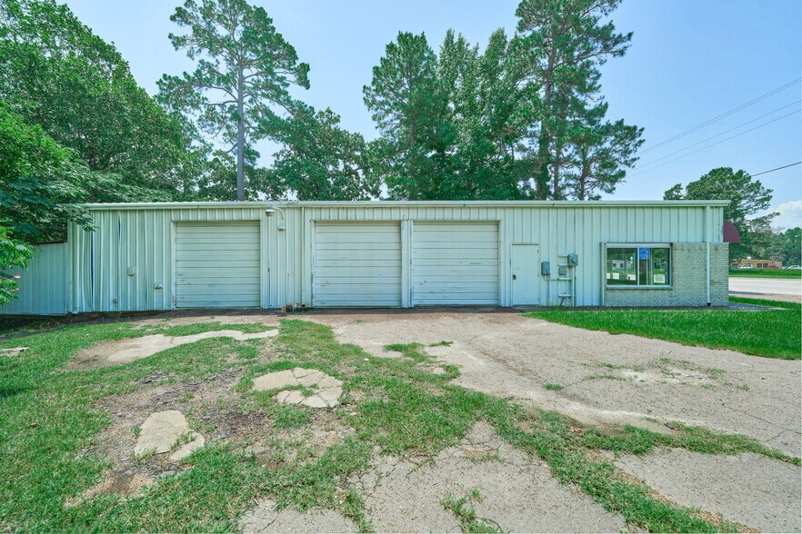 More Photos Of 182 S FM 356, Onalaska Office For Sale