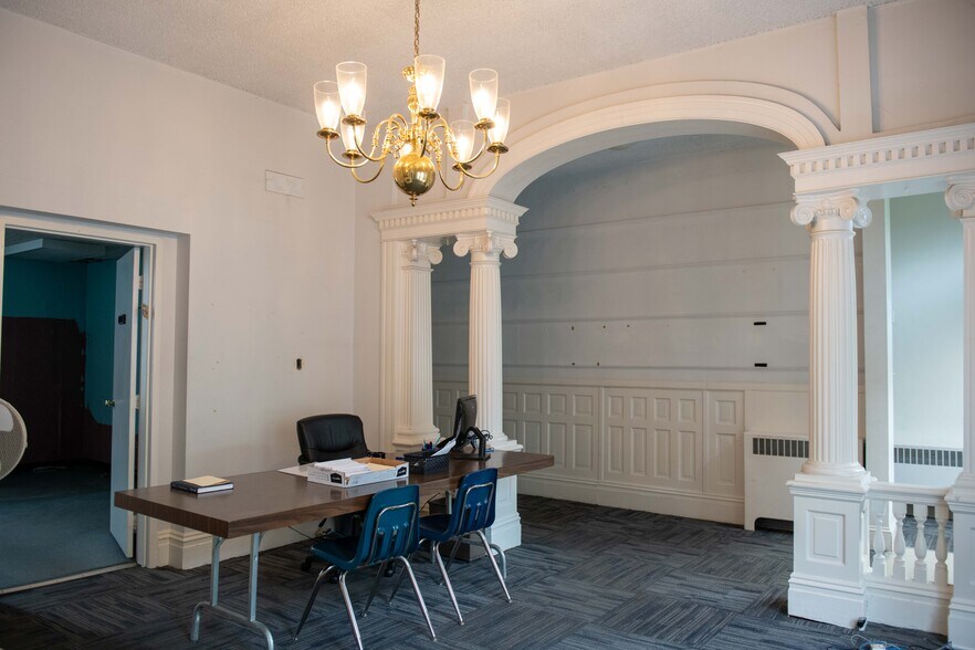 More Photos Of 1109-1111 W Franklin St, Richmond Storefront Retail Residential For Sale