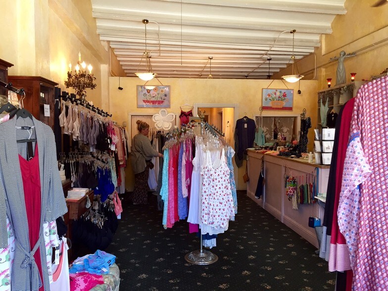 More Photos Of 1119-1121 Soquel Ave, Santa Cruz Storefront For Lease