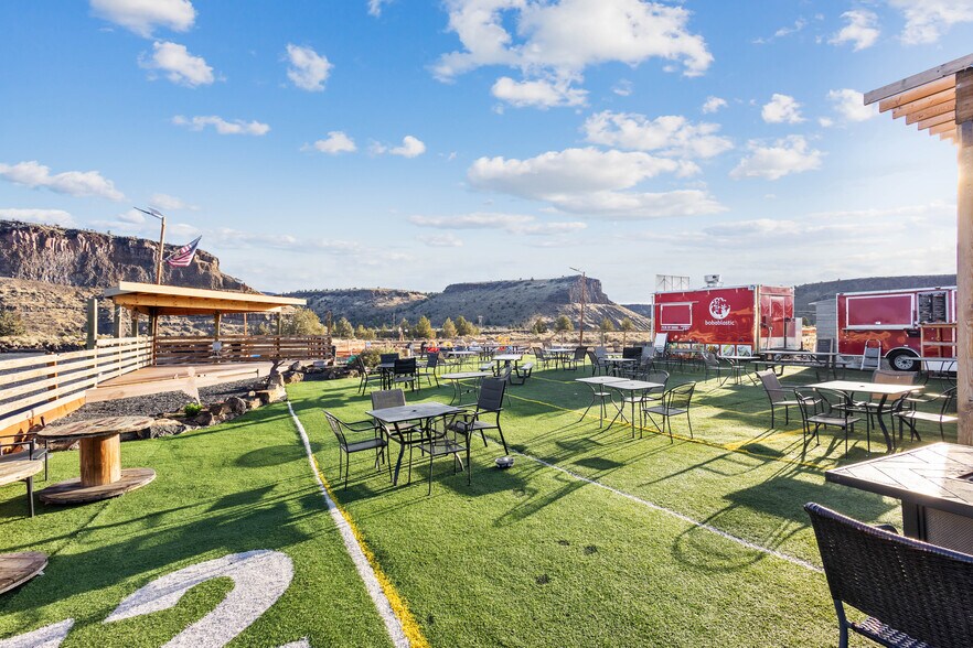 More Photos Of 13959 SW Commercial Loop Rd, Crooked River Ranch Restaurant For Sale