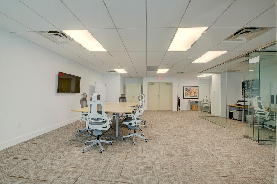 More Photos Of 25 SW 9th St, Miami Coworking Space
