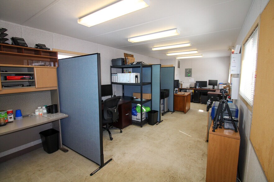 More Photos Of 5640 44th Ave S, Clinton Industrial For Sale