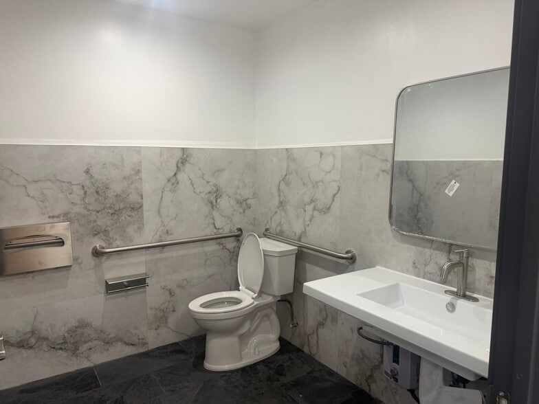 More Photos Of 817 S 1st Ave, Arcadia Storefront For Lease