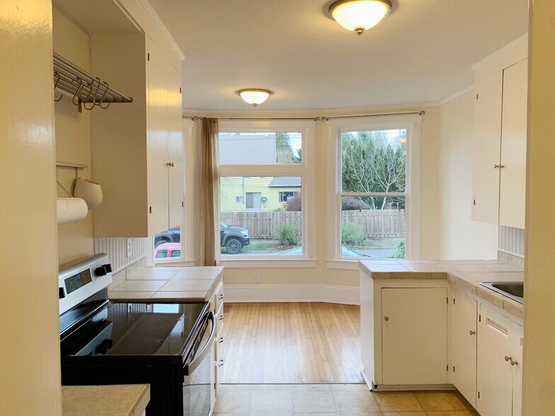 More Photos Of 3118 SE Yamhill St, Portland Apartments For Sale