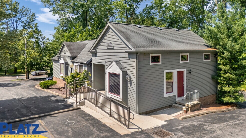 Primary Photo Of 8501 E Market St, Warren Medical For Sale