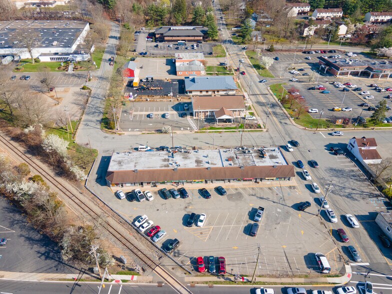 More Photos Of 400 Ramapo Valley Rd, Oakland Freestanding For Lease