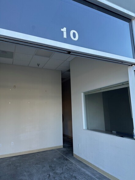 More Photos Of 1939 Monterey Rd, San Jose Showroom For Sale