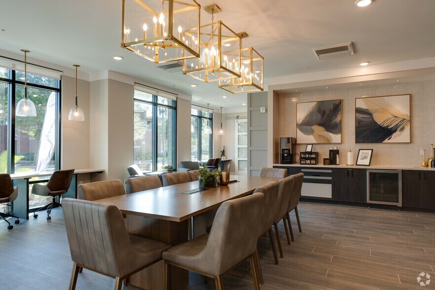 More Photos Of 1300 Hendricks Ave, Jacksonville Apartments For Lease