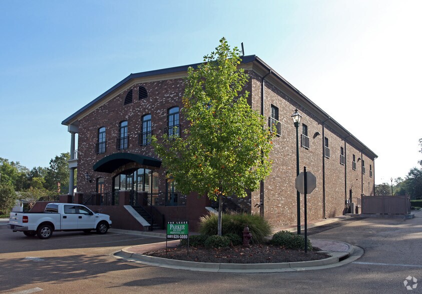 More Photos Of 113-115 W Jackson Ave, Ridgeland Unknown For Lease