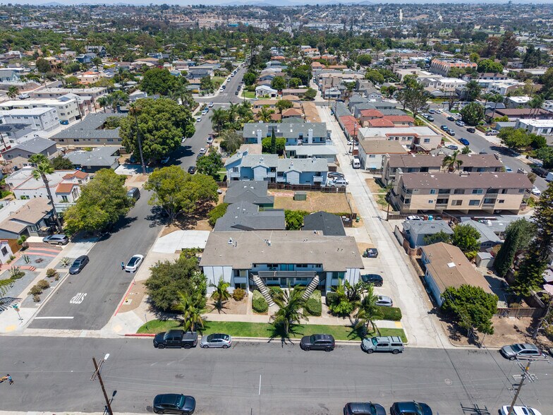 More Photos Of 2003 Emerald St, San Diego Apartments For Sale