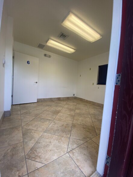 More Photos Of 3080 W Flagler St, Miami Medical For Sale