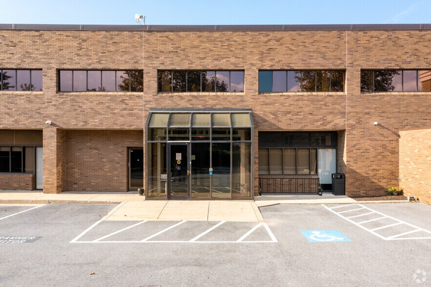 More Photos Of 11011 McCormick Rd, Hunt Valley Office For Lease
