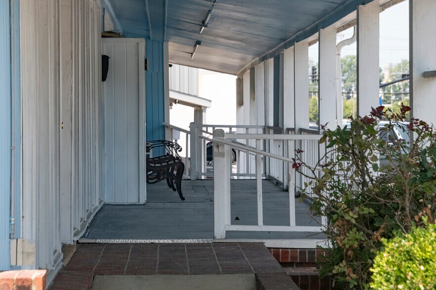 More Photos Of 1723-1755 Main St, Southaven Storefront Retail Office For Sale
