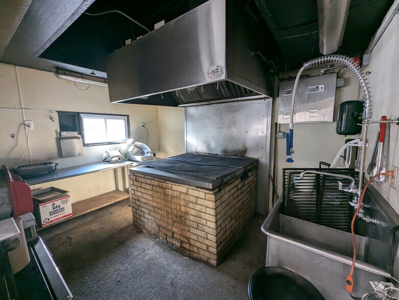 More Photos Of 11818 Philadelphia Rd, White Marsh Bar For Sale