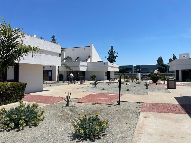 More Photos Of 4944 E Clinton Way, Fresno Medical For Sale