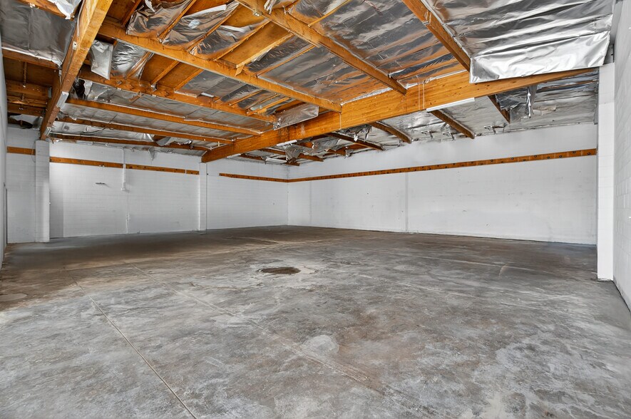 More Photos Of 7331 Hinds Ave, North Hollywood Warehouse For Sale