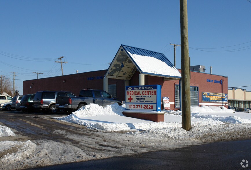 Primary Photo Of 14071 E 7 Mile Rd, Detroit Medical For Sale