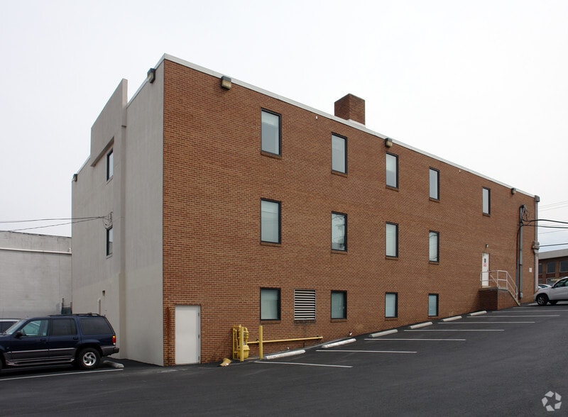 More Photos Of 2724 Dorr Ave, Merrifield Office For Lease