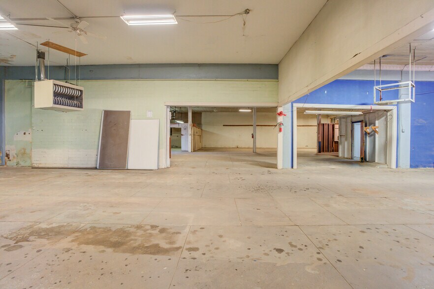 More Photos Of 1301 Buddy Holly Ave, Lubbock Warehouse For Lease