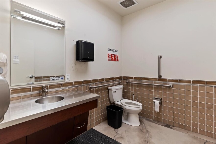 More Photos Of 825 S Gladiola St, Salt Lake City Warehouse For Sale