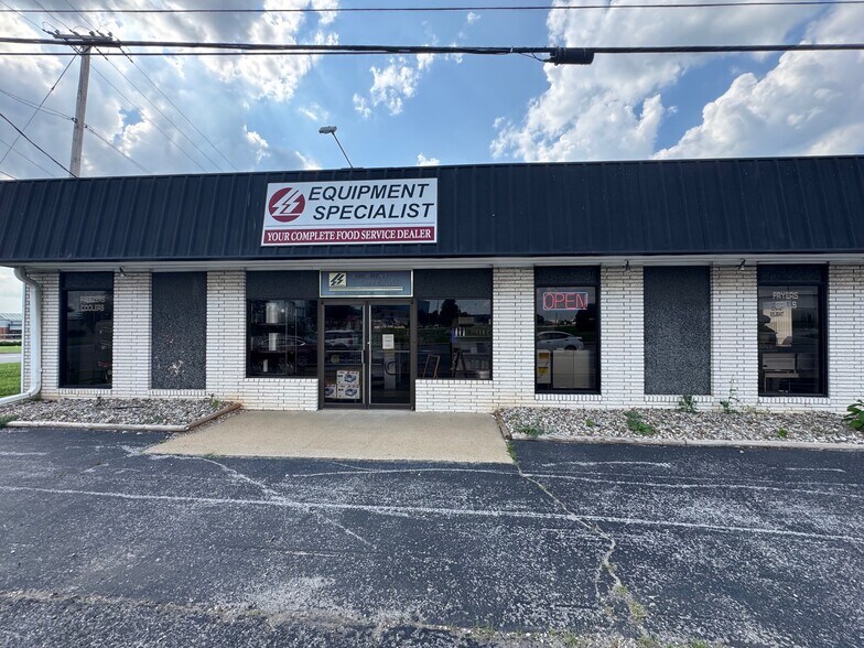 More Photos Of 2533 Russellville Rd, Bowling Green Showroom For Lease