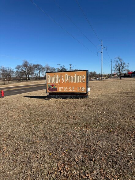 More Photos Of 8716 SE 15th St, Oklahoma City Distribution For Sale