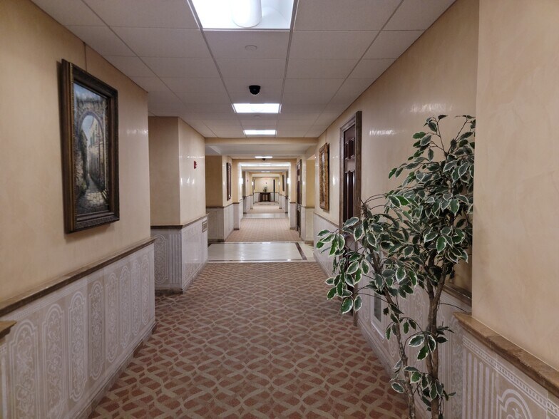 More Photos Of 2295 S Hiawassee Rd, Orlando Office For Lease