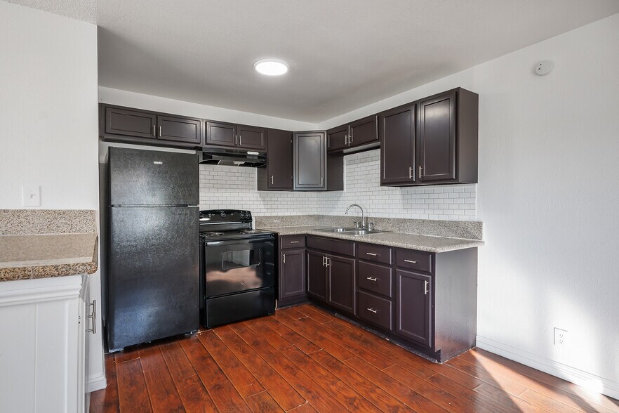 More Photos Of 730 Center St, Henderson Apartments For Sale