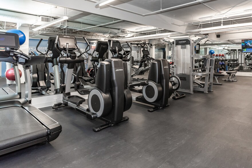 More Photos Of 1 Station Pl, Stamford Office For Lease