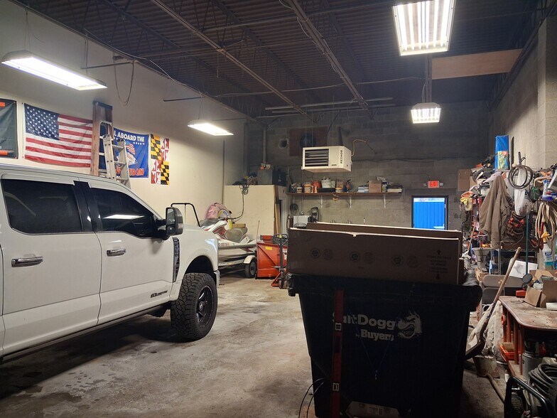 More Photos Of 4570 E Bristol Rd, Feasterville Trevose Light Manufacturing For Sale